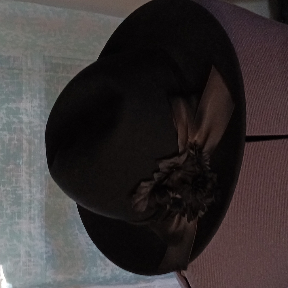 Vintage 100% wool Black Hat ♥️